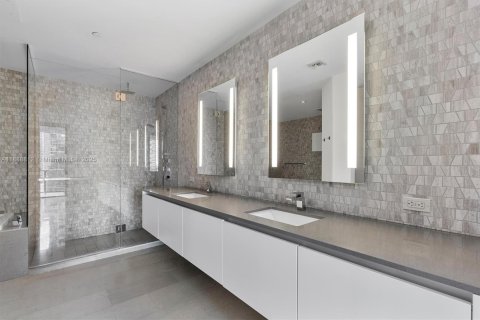 Condominio en alquiler en Miami, Florida, 1 dormitorio, 92.34 m2 № 1941310 - foto 20