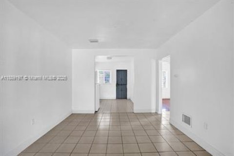 Duplex in Miami, Florida 2 bedrooms, 205.13 sq.m. № 1941350 - photo 5
