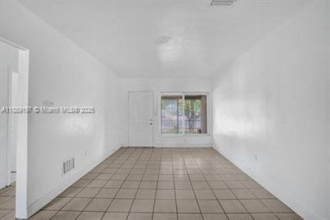 Duplex in Miami, Florida 2 bedrooms, 205.13 sq.m. № 1941350 - photo 8