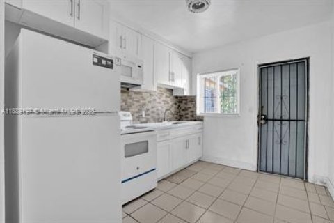 Duplex in Miami, Florida 2 bedrooms, 205.13 sq.m. № 1941350 - photo 11