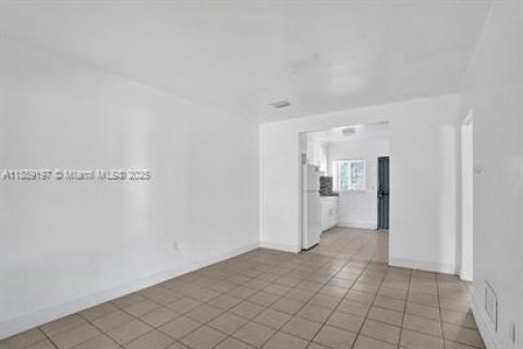 Duplex in Miami, Florida 2 bedrooms, 205.13 sq.m. № 1941350 - photo 4
