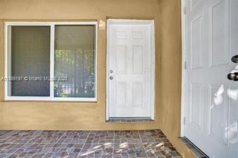 Duplex in Miami, Florida 2 bedrooms, 205.13 sq.m. № 1941350 - photo 2
