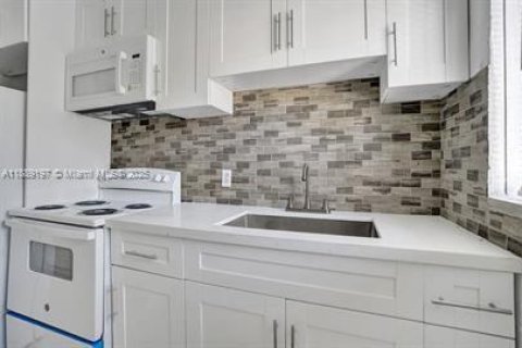 Duplex in Miami, Florida 2 bedrooms, 205.13 sq.m. № 1941350 - photo 13