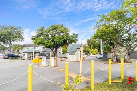 Снять в аренду кондоминиум в Хайалиа Гарденс, Флорида 1 спальня, 70.61м2, № 1988326 - фото 22