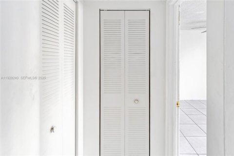 Снять в аренду кондоминиум в Хайалиа Гарденс, Флорида 1 спальня, 70.61м2, № 1988326 - фото 20