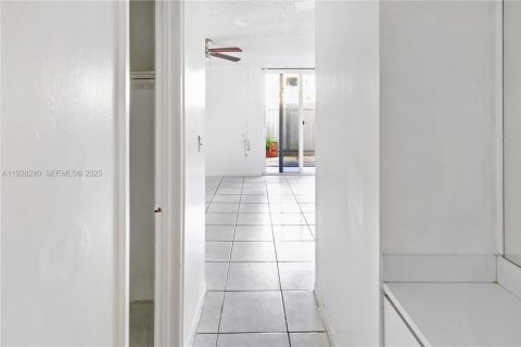 Снять в аренду кондоминиум в Хайалиа Гарденс, Флорида 1 спальня, 70.61м2, № 1988326 - фото 15