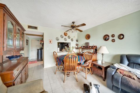 Condominio en venta en Davie, Florida, 2 dormitorios, 90.12 m2 № 1952388 - foto 4