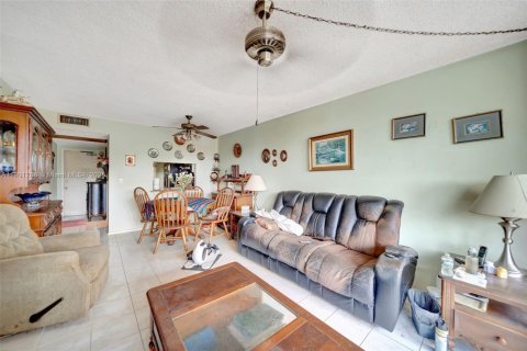 Condominio en venta en Davie, Florida, 2 dormitorios, 90.12 m2 № 1952388 - foto 3