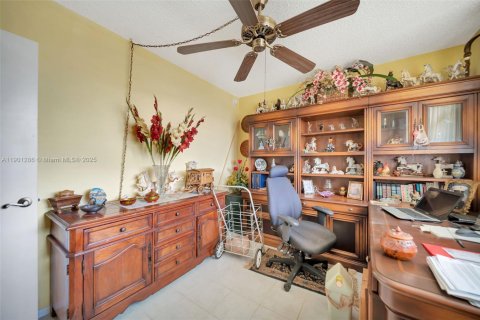 Condominio en venta en Davie, Florida, 2 dormitorios, 90.12 m2 № 1952388 - foto 17