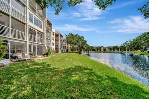 Condominio en venta en Davie, Florida, 2 dormitorios, 90.12 m2 № 1952388 - foto 26