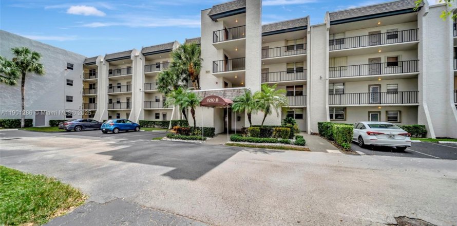 Condominio en Davie, Florida, 2 dormitorios  № 1952388