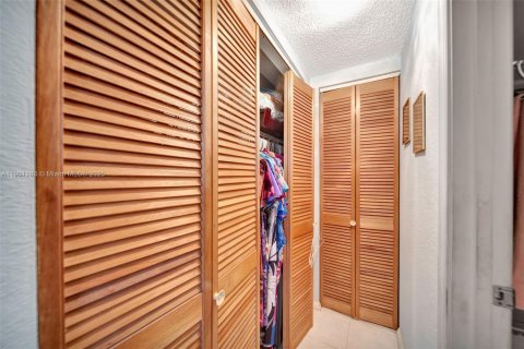 Condominio en venta en Davie, Florida, 2 dormitorios, 90.12 m2 № 1952388 - foto 9