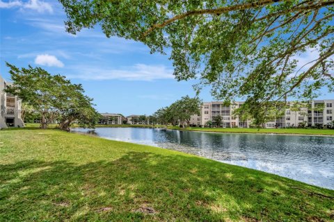 Condominio en venta en Davie, Florida, 2 dormitorios, 90.12 m2 № 1952388 - foto 30