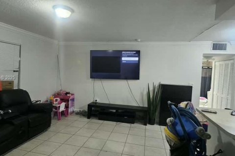 Apartamento en alquiler en Hallandale Beach, Florida, 1 dormitorio, 53.7 m2 № 2016736 - foto 7