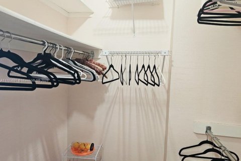 Copropriété à louer à Hallandale Beach, Floride: 3 chambres, 161.65 m2 № 1705780 - photo 25