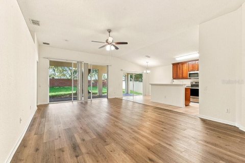 Villa ou maison à louer à Kissimmee, Floride: 4 chambres, 203.55 m2 № 2425567 - photo 7
