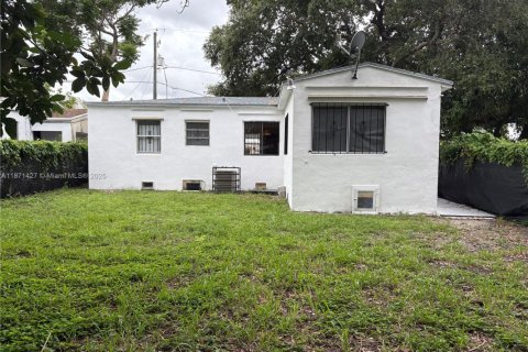 Villa ou maison à vendre à Miami, Floride: 3 chambres, 108.42 m2 № 1923978 - photo 15
