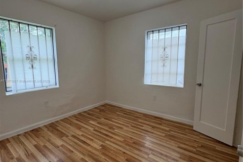 Villa ou maison à vendre à Miami, Floride: 3 chambres, 108.42 m2 № 1923978 - photo 10