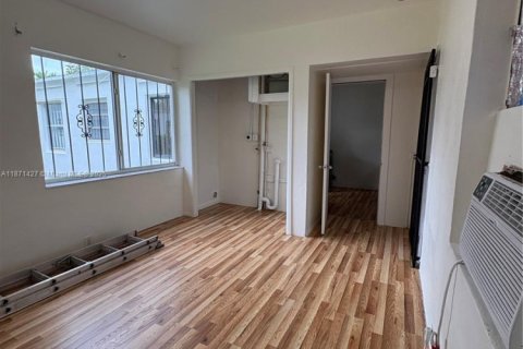 Villa ou maison à vendre à Miami, Floride: 3 chambres, 108.42 m2 № 1923978 - photo 6