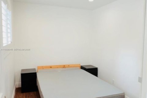 Снять в аренду виллу или дом в Майами, Флорида 1 спальня, 255.02м2, № 1987699 - фото 5