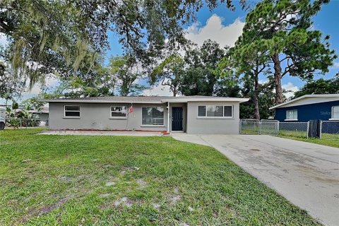Villa ou maison à Sarasota, Floride 3 chambres, 114.08 m2 № 2416409