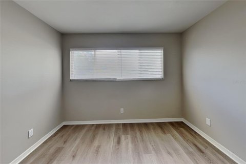 Villa ou maison à louer à Sarasota, Floride: 3 chambres, 114.08 m2 № 2416409 - photo 13