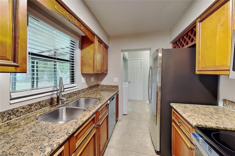 Villa ou maison à louer à Sarasota, Floride: 3 chambres, 114.08 m2 № 2416409 - photo 5