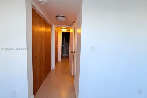 Снять в аренду кондоминиум в Норт-Майами, Флорида 1 спальня, 83.61м2, № 1993423 - фото 16