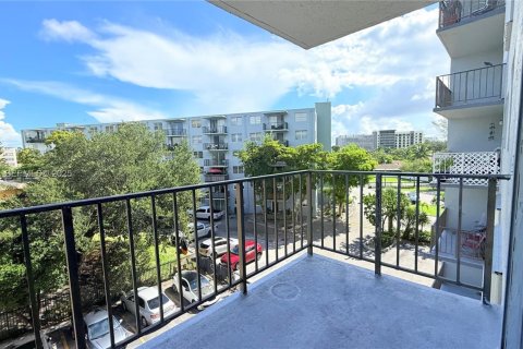 Снять в аренду кондоминиум в Норт-Майами, Флорида 1 спальня, 83.61м2, № 1993423 - фото 10