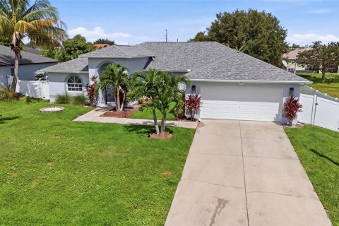 Villa ou maison à Cape Coral, Floride 3 chambres, 185.71 m2 № 2364513
