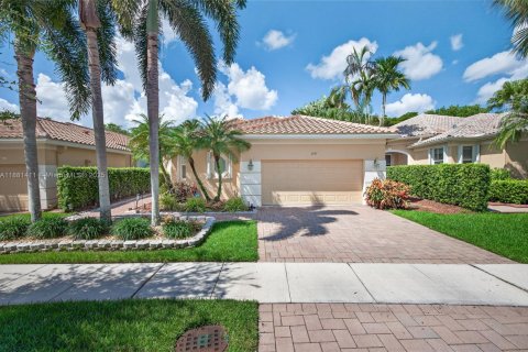 House in Weston, Florida 3 bedrooms, 246.38 sq.m. № 1925071 - photo 8