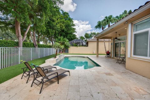 House in Weston, Florida 3 bedrooms, 246.38 sq.m. № 1925071 - photo 14