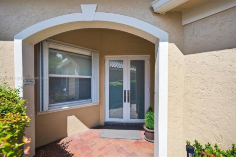 House in Weston, Florida 3 bedrooms, 246.38 sq.m. № 1925071 - photo 10