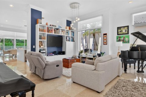 House in Weston, Florida 3 bedrooms, 246.38 sq.m. № 1925071 - photo 17