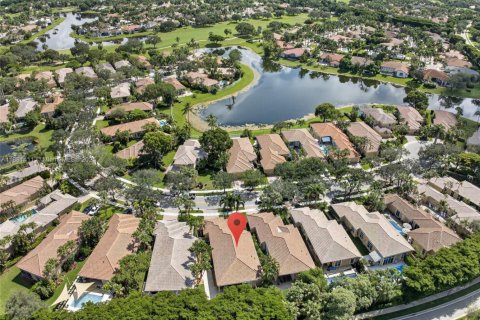 House in Weston, Florida 3 bedrooms, 246.38 sq.m. № 1925071 - photo 4