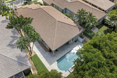 House in Weston, Florida 3 bedrooms, 246.38 sq.m. № 1925071 - photo 5