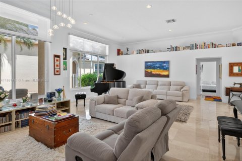 House in Weston, Florida 3 bedrooms, 246.38 sq.m. № 1925071 - photo 19