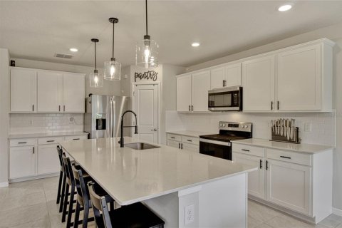 House in Lakeland, Florida 5 bedrooms, 268.49 sq.m. № 1516831 - photo 7