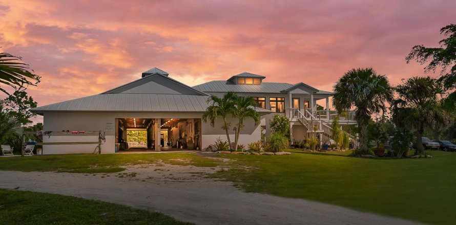 Casa en Stuart, Florida 2 dormitorios, 185.99 m2 № 2173026