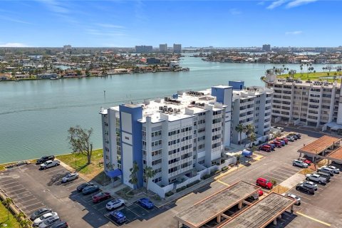 Condominio en venta en Treasure Island, Florida, 2 dormitorios, 121.52 m2 № 1545337 - foto 4