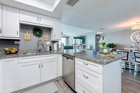 Condominio en venta en Treasure Island, Florida, 2 dormitorios, 121.52 m2 № 1545337 - foto 19
