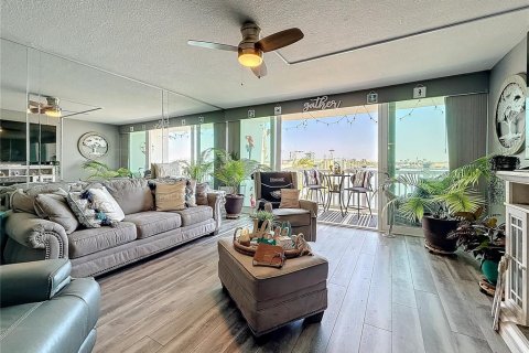 Condominio en venta en Treasure Island, Florida, 2 dormitorios, 121.52 m2 № 1545337 - foto 25