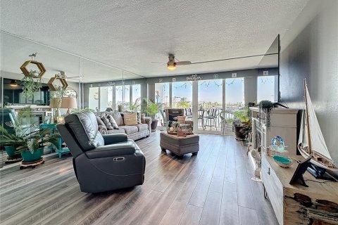 Condominio en venta en Treasure Island, Florida, 2 dormitorios, 121.52 m2 № 1545337 - foto 24