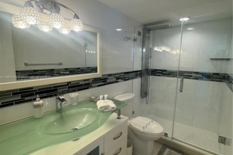 Снять в аренду кондоминиум в Майами-Бич, Флорида 3 спальни, 126.35м2, № 2076699 - фото 15
