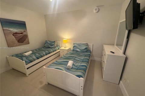 Снять в аренду кондоминиум в Майами-Бич, Флорида 3 спальни, 126.35м2, № 2076699 - фото 19