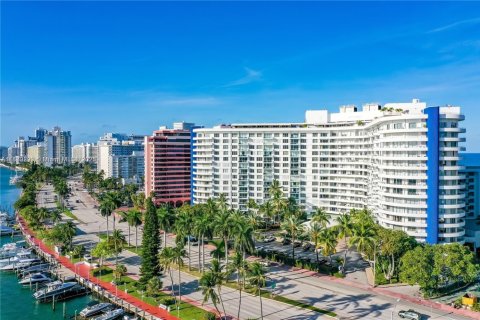 Снять в аренду кондоминиум в Майами-Бич, Флорида 3 спальни, 126.35м2, № 2076699 - фото 27