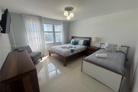 Снять в аренду кондоминиум в Майами-Бич, Флорида 3 спальни, 126.35м2, № 2076699 - фото 17