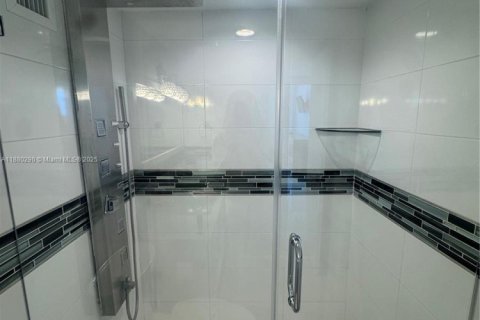 Снять в аренду кондоминиум в Майами-Бич, Флорида 3 спальни, 126.35м2, № 2076699 - фото 16