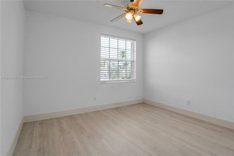 Casa en venta en Pembroke Pines, Florida, 4 dormitorios, 205.59 m2 № 1852255 - foto 25