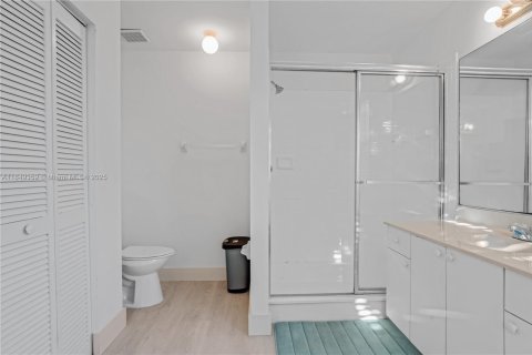 Casa en venta en Pembroke Pines, Florida, 4 dormitorios, 205.59 m2 № 1852255 - foto 30